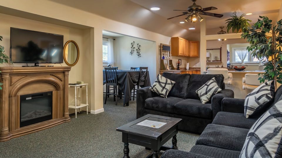 Apartment (2 Bedrooms) | Front of property