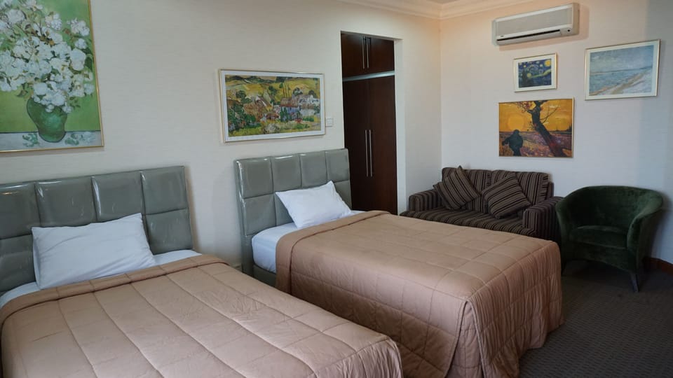 Deluxe Double or Twin Room | Premium bedding, desk, iron/ironing board, free WiFi