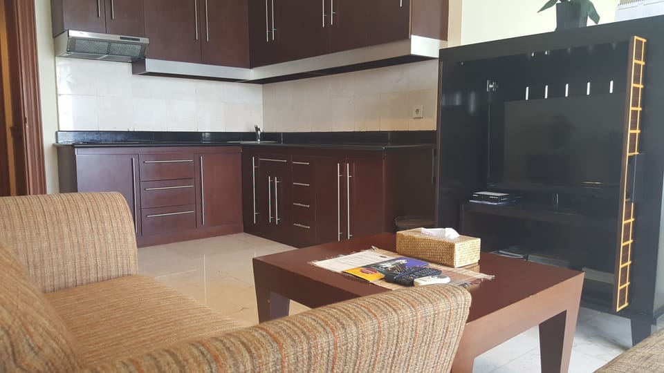 Studio | Living room | LCD TV