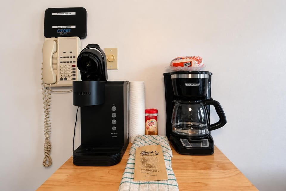 Mountain Lodge 329 comes with two styles of coffee machine to fit your preference.