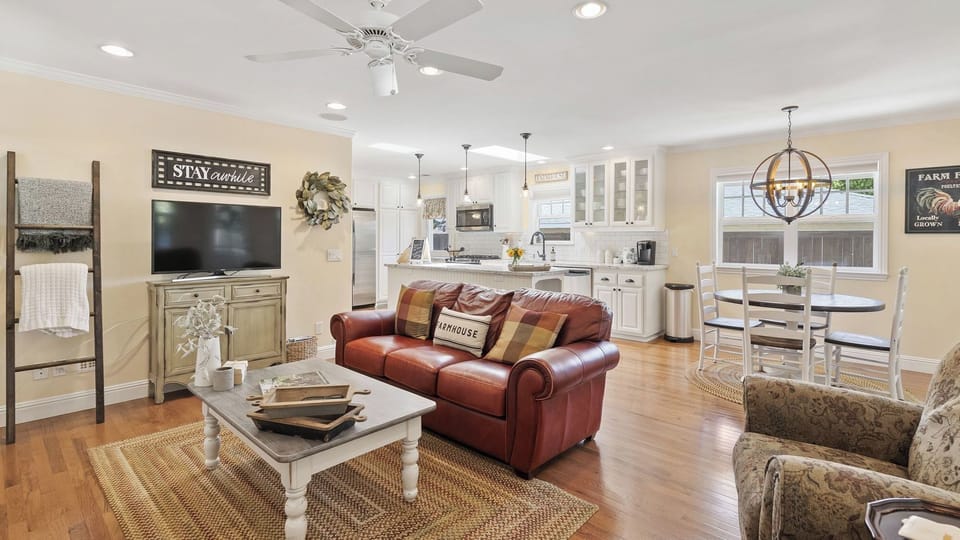 House (2 Bedrooms) | Interior