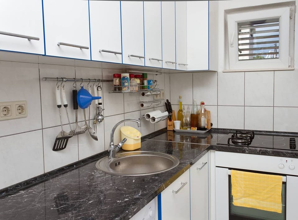 Apartment (Four Bedroom Apartment with Sea View ) | Private kitchen | Fridge