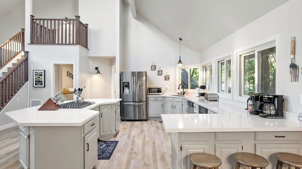 House (6 Bedrooms) | Interior