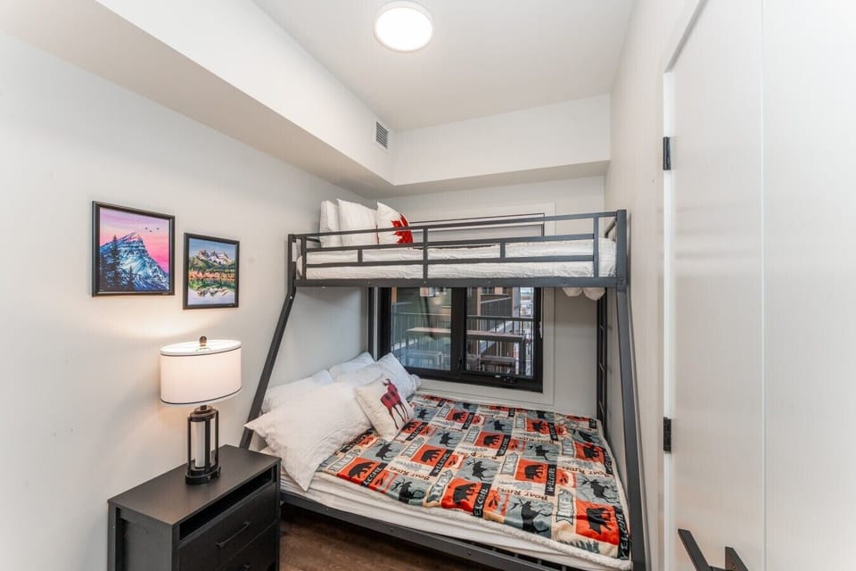 Bedroom #4: Double over Single Bunk Bed
