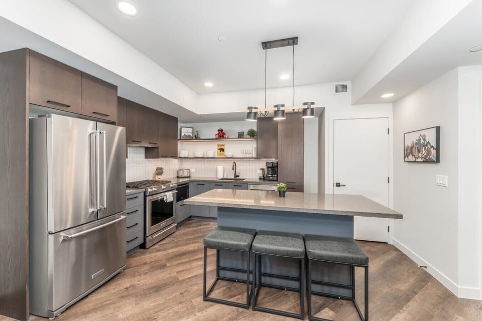 Fully Equipped Chef’s Kitchen