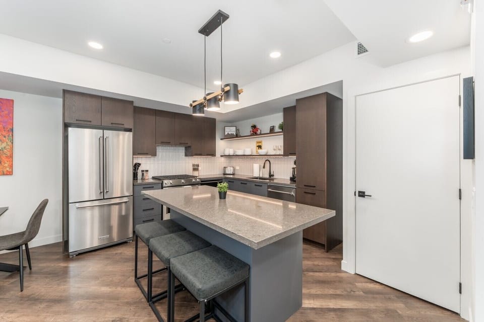 Upgraded Stainless Steel Appliances, Granite Countertops & a Gas Stove