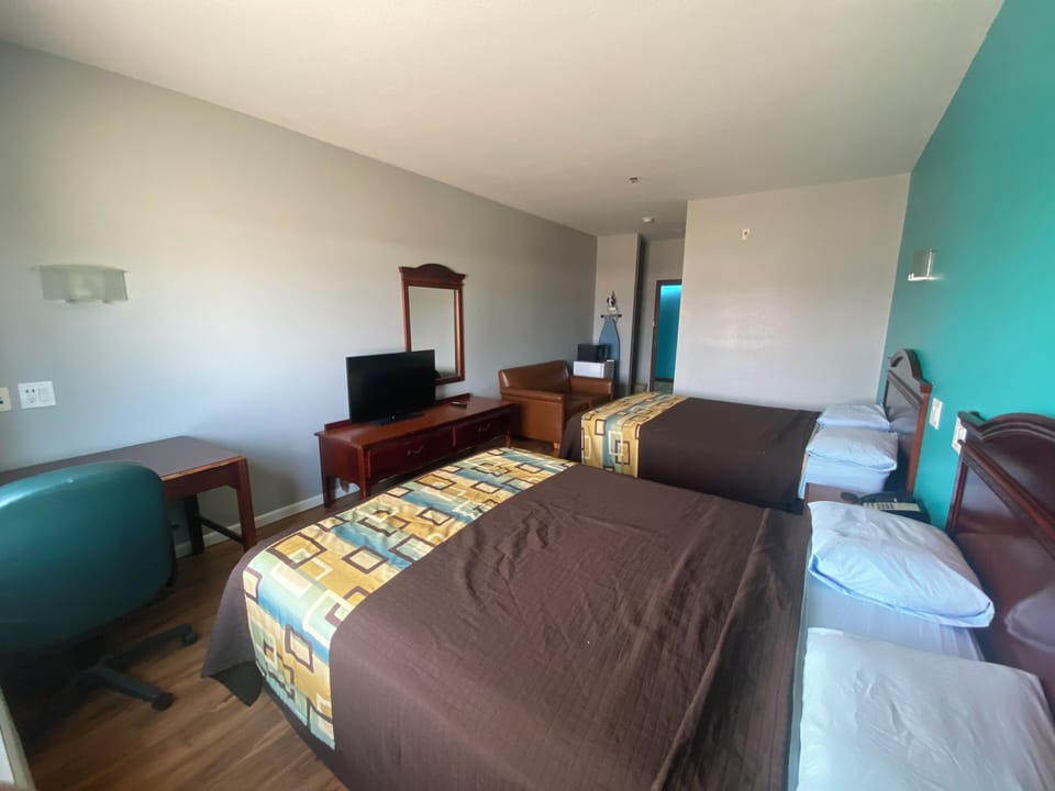 Room, 2 Queen Beds, Non Smoking | WiFi (free)