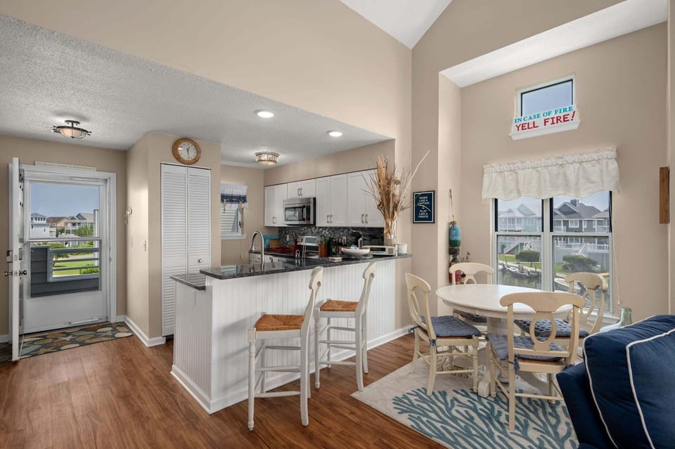 PCBV326: Pirate's Way 326 | Dining and Kitchen Areas - Seating for 6