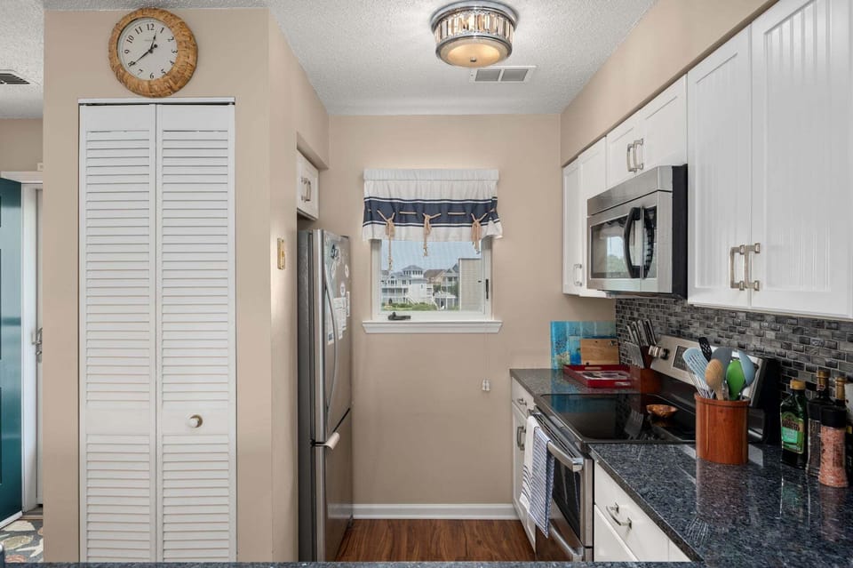 PCBV326: Pirate's Way 326 | Kitchen