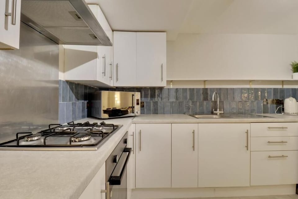 Apartment, 2 Bedrooms, Beach View | Private kitchen