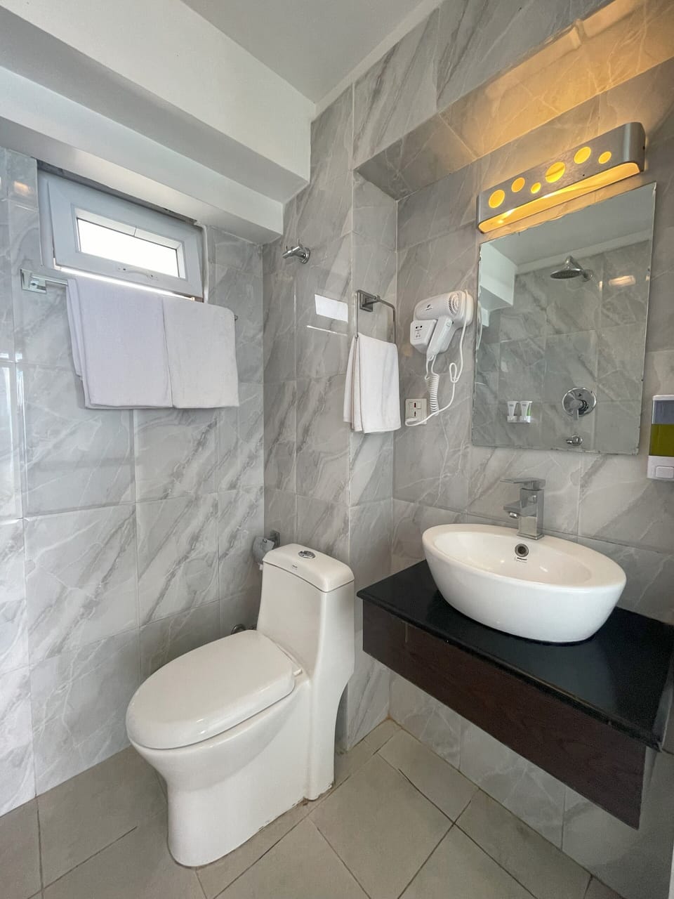 Deluxe Double Room, 1 Bedroom, Balcony, Mountain View | Bathroom | Shower, free toiletries, hair dryer, towels