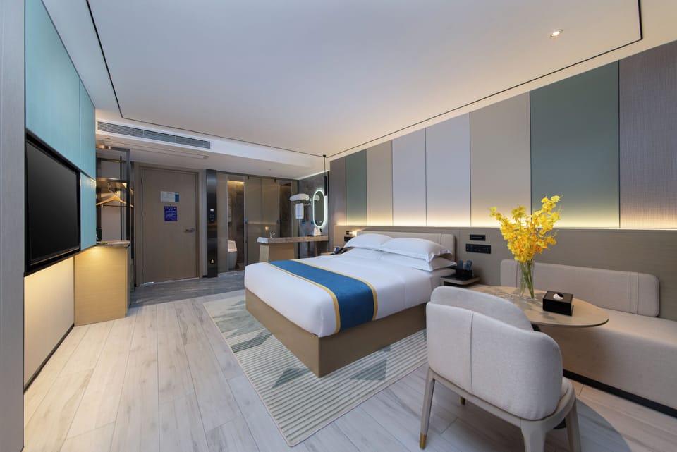 Single Room, 1 Queen Bed | Desk, laptop workspace, WiFi (free), bed sheets