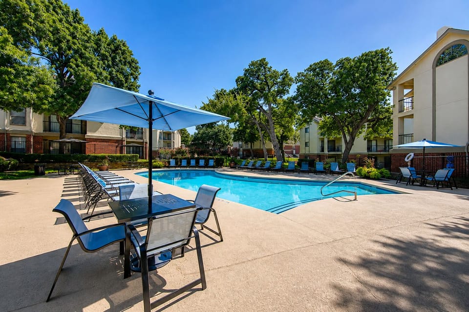 Pool hours are 10AM–9PM Tues-Sun closed on Mondays for maintenance. 