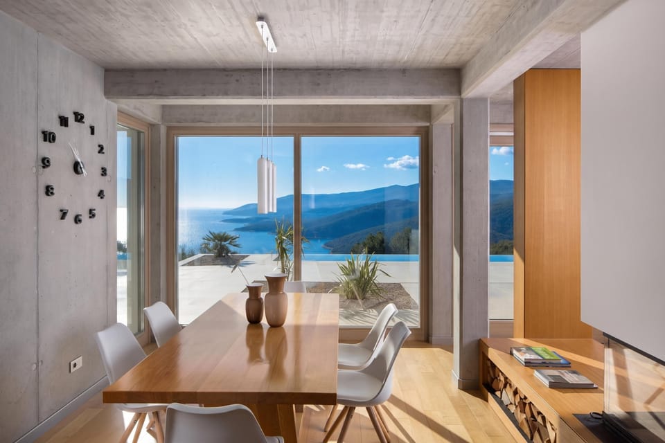 Luxury Villa, 4 Bedrooms, Fireplace, Mountainside (Villa Mayan – Luxury Sea View) | Dining