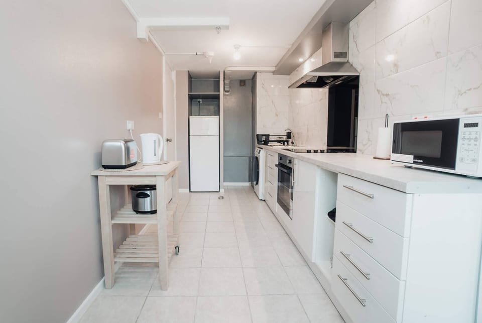 Apartment, 2 Bedrooms, Patio | Interior