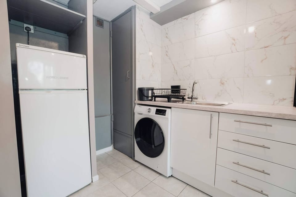 Apartment, 2 Bedrooms, Patio | Laundry