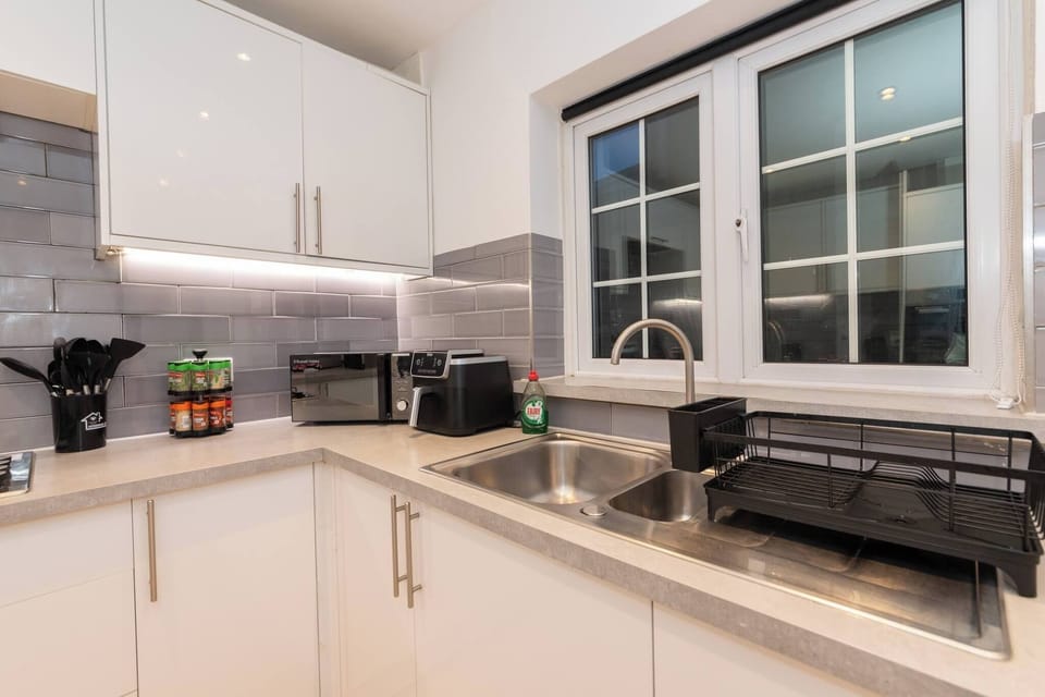 House, 4 Bedrooms, Patio | Private kitchen