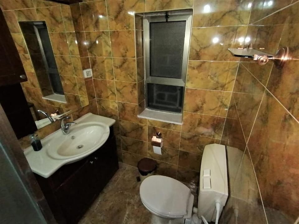 Classic Shared Dormitory, City View | Bathroom
