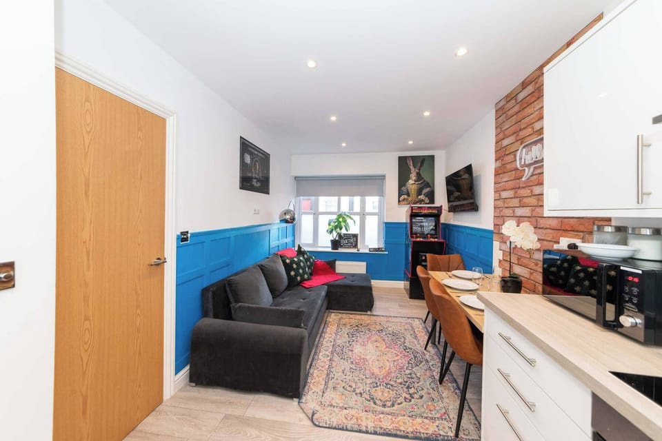 Apartment, 1 Bedroom | Living area
