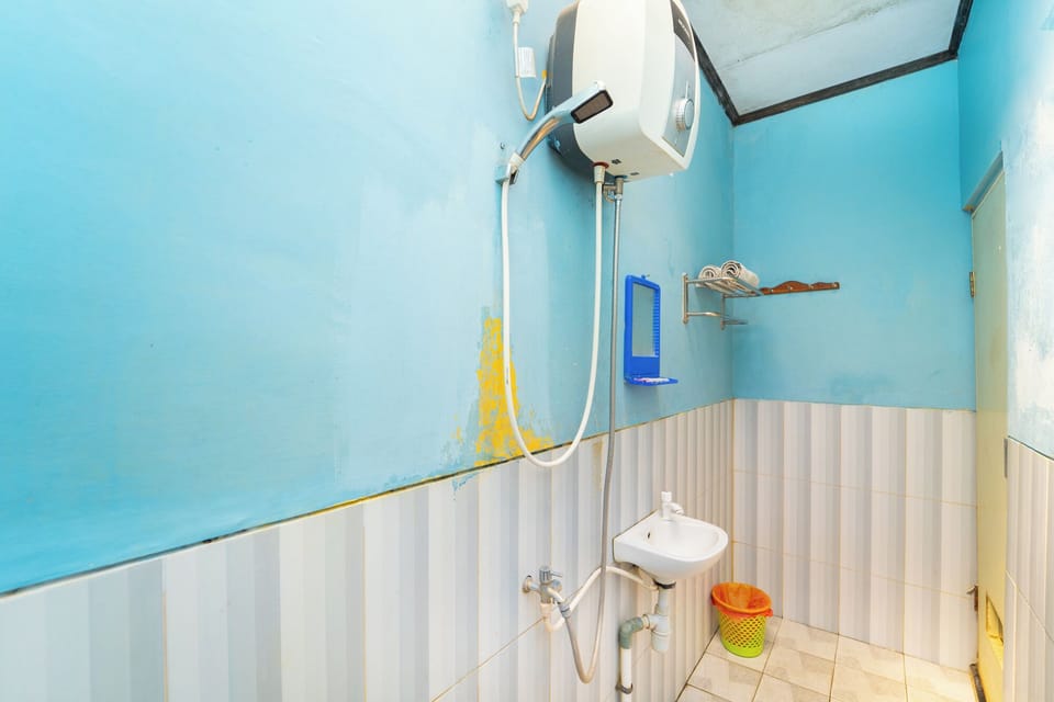 Standard Room | Bathroom | Shower, free toiletries, bidet, towels