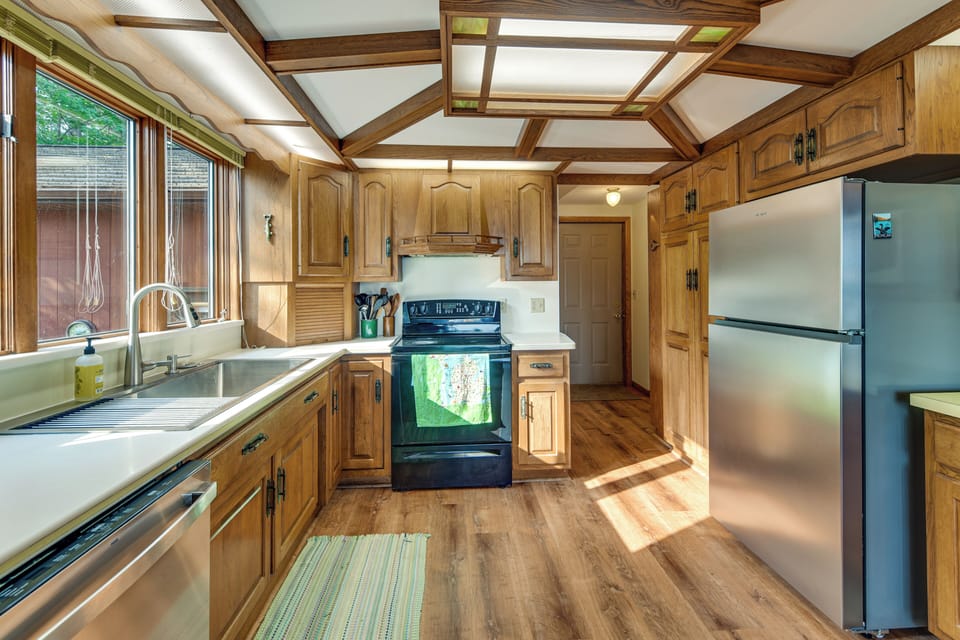 Eat-In Kitchen | 1st Floor