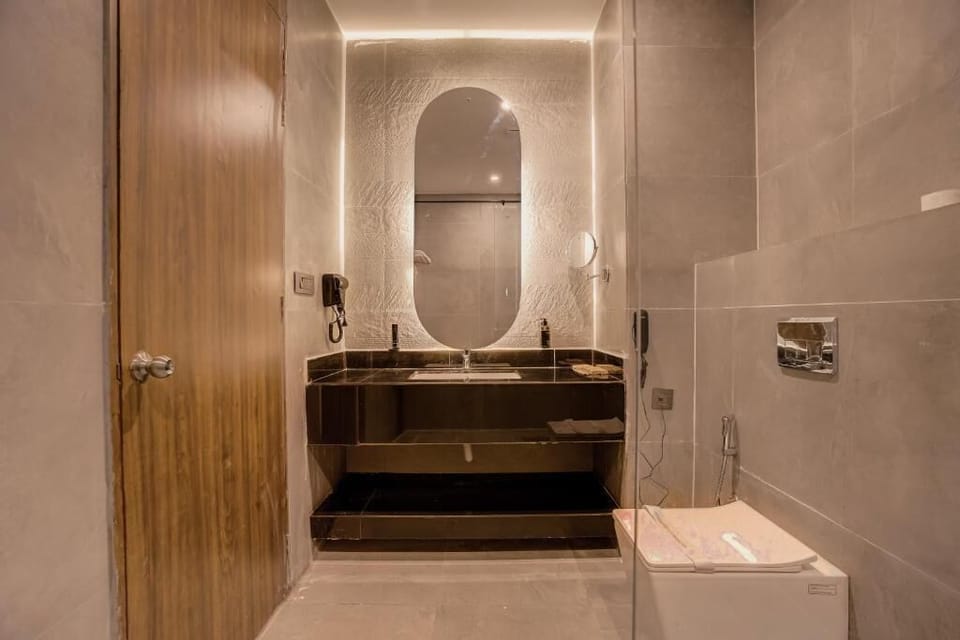 Classic Double Room, Balcony, Garden View | Bathroom | Free toiletries, hair dryer, towels, soap