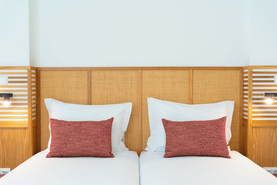 Room | WiFi (free)