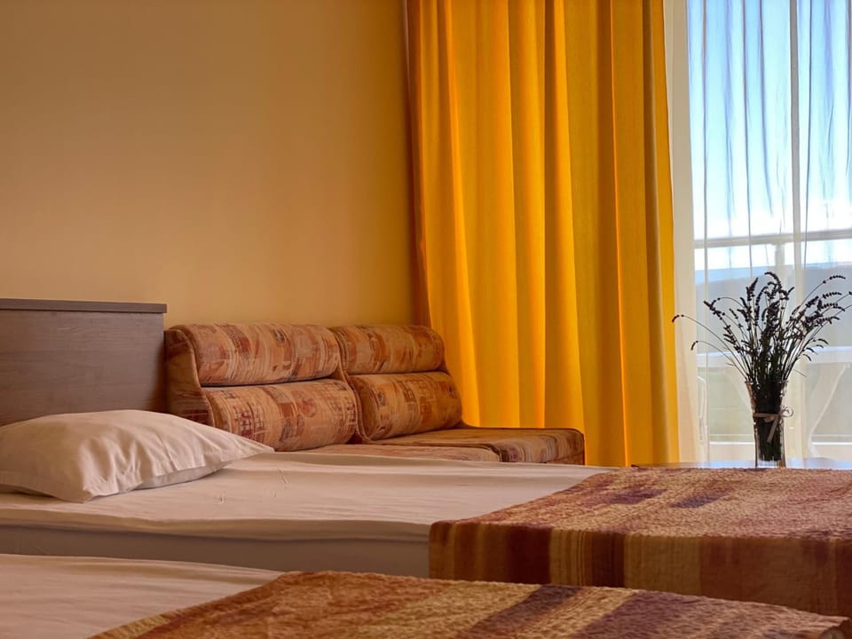 Minibar, desk, soundproofing, iron/ironing board