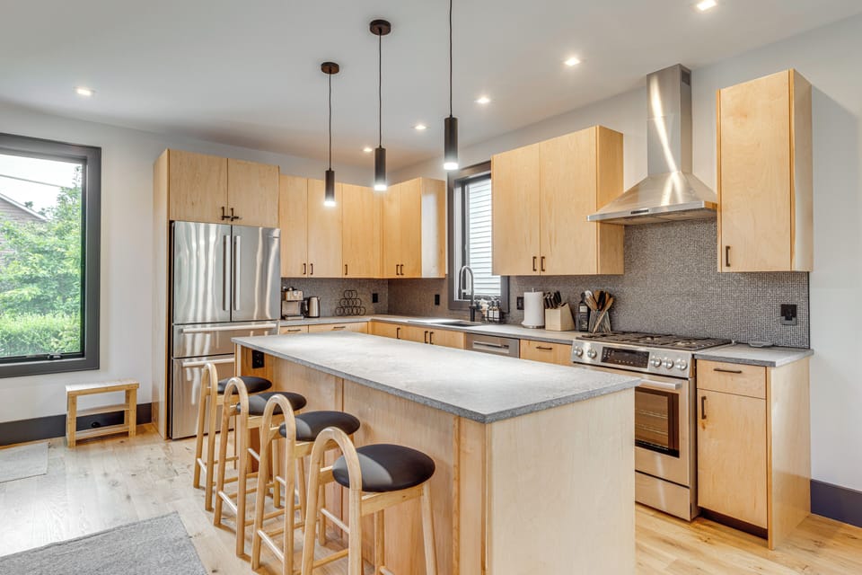 Kitchen | Main Level