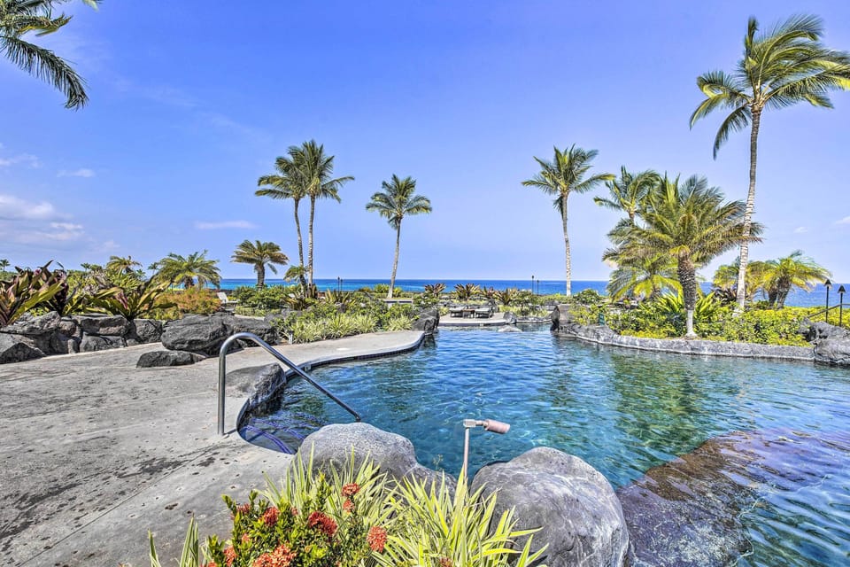 Halii Kai Amenities | Oceanfront Pool & Hot Tub
