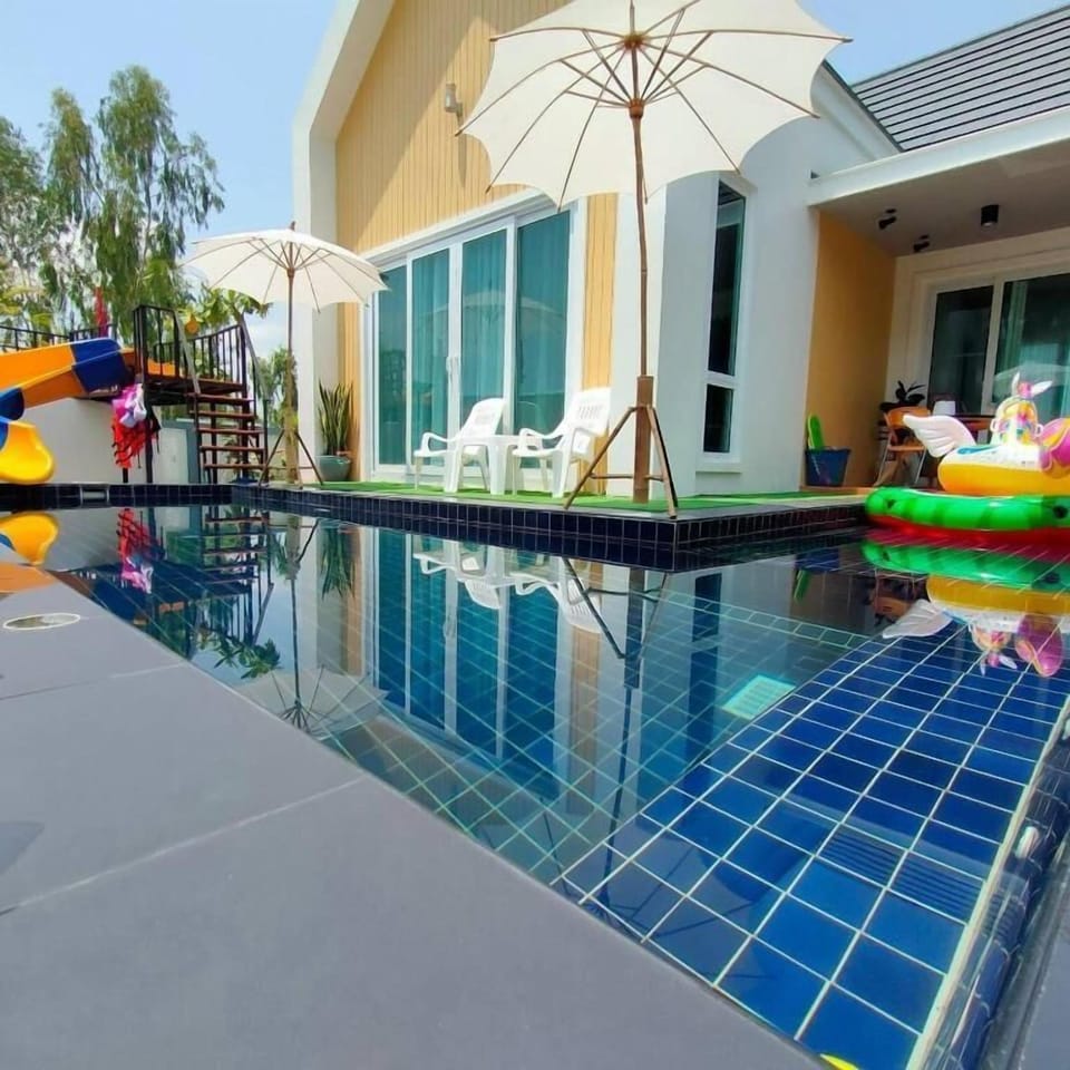 Outdoor pool, pool umbrellas