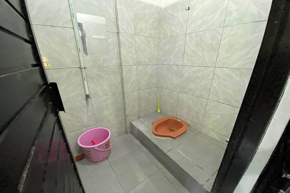 Room C | Bathroom | Shower, towels