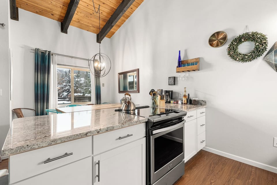 Kitchen | Dining Area | Electric Stove