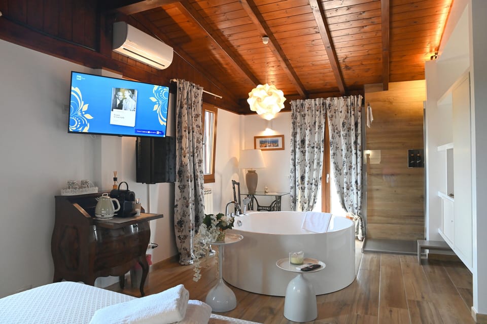 Superior Studio Suite | In-room safe, WiFi (free)