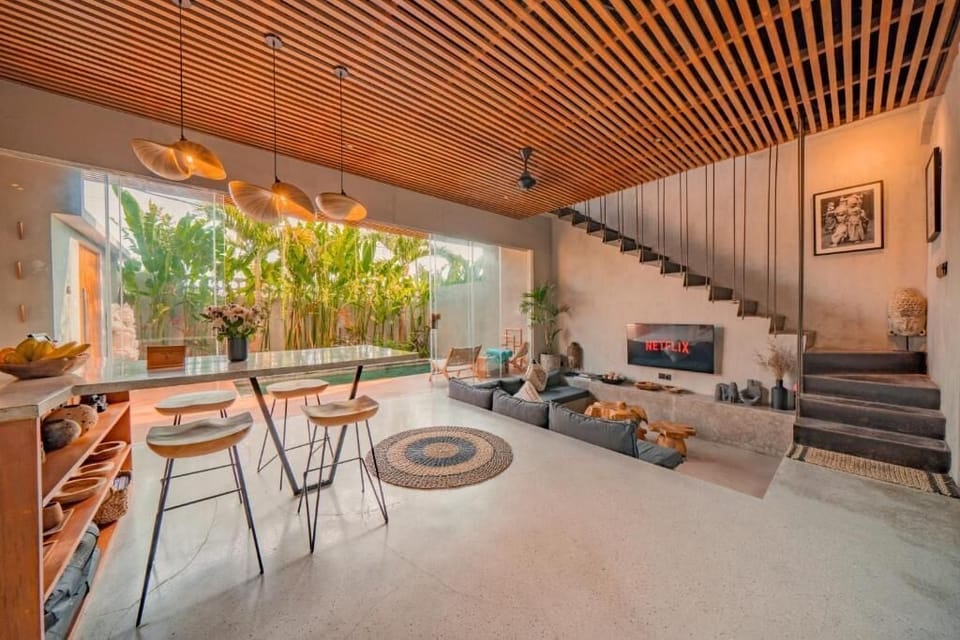 Villa, 2 Bedrooms | Dining