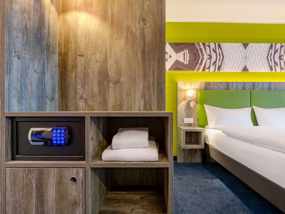 Comfort Double Room, 1 Double Bed (All Comfort) | In-room safe, desk, blackout drapes, soundproofing