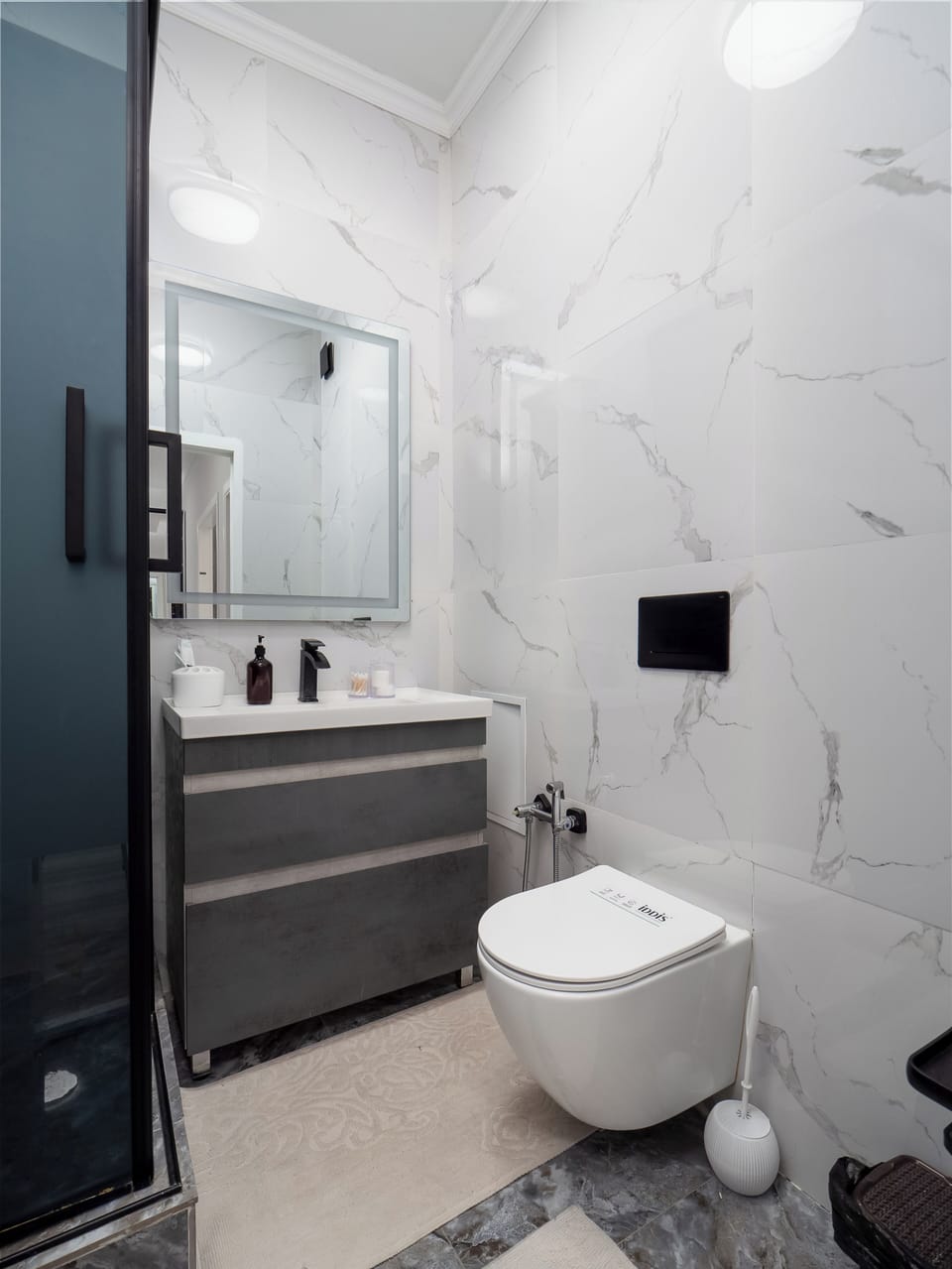 Apartment, Kitchen | Bathroom | Slippers