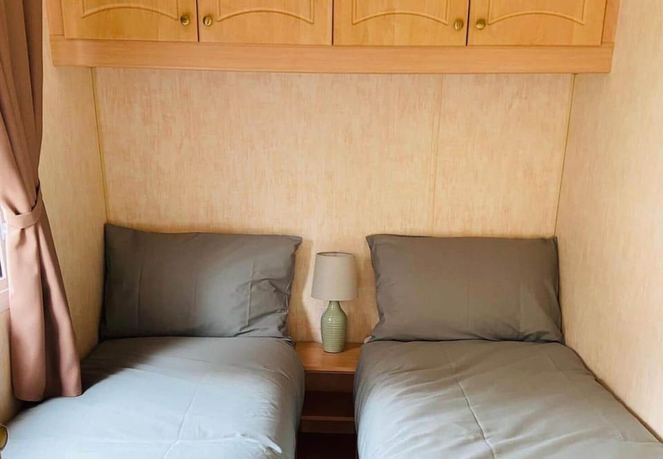 2 bedrooms, iron/ironing board, WiFi (free), bed sheets