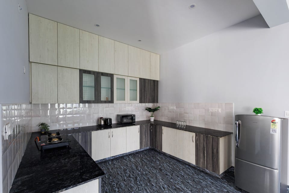 Apartment (2 Bedrooms) | Private kitchen | Microwave, oven, dishwasher