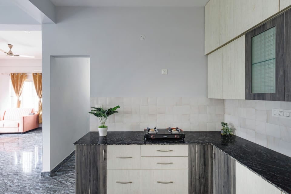 Apartment (2 Bedrooms) | Private kitchen | Microwave, oven, dishwasher