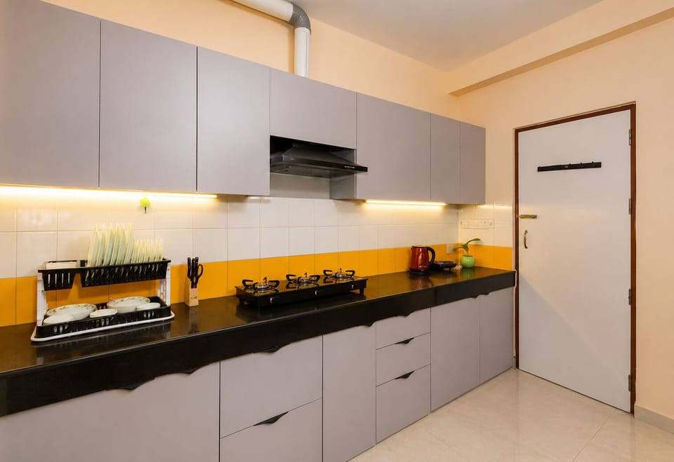 Apartment (2 Bedrooms) | Private kitchen | Microwave, blender, cookware/dishes/utensils