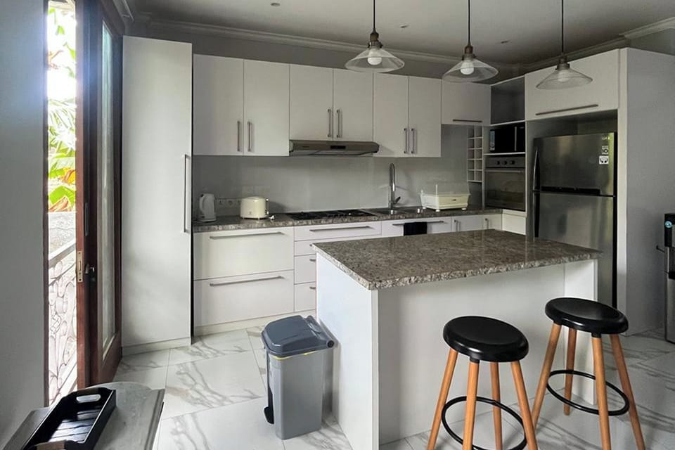 Deluxe Villa, 3 Bedrooms, Private Pool | Private kitchen | Fridge, microwave, oven, stovetop