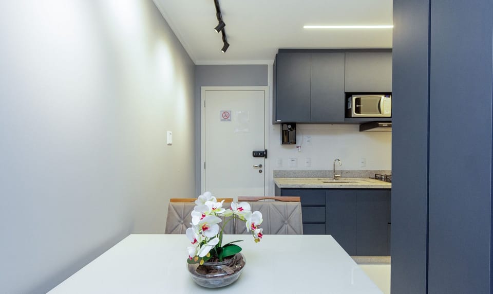 Basic Apartment | Dining