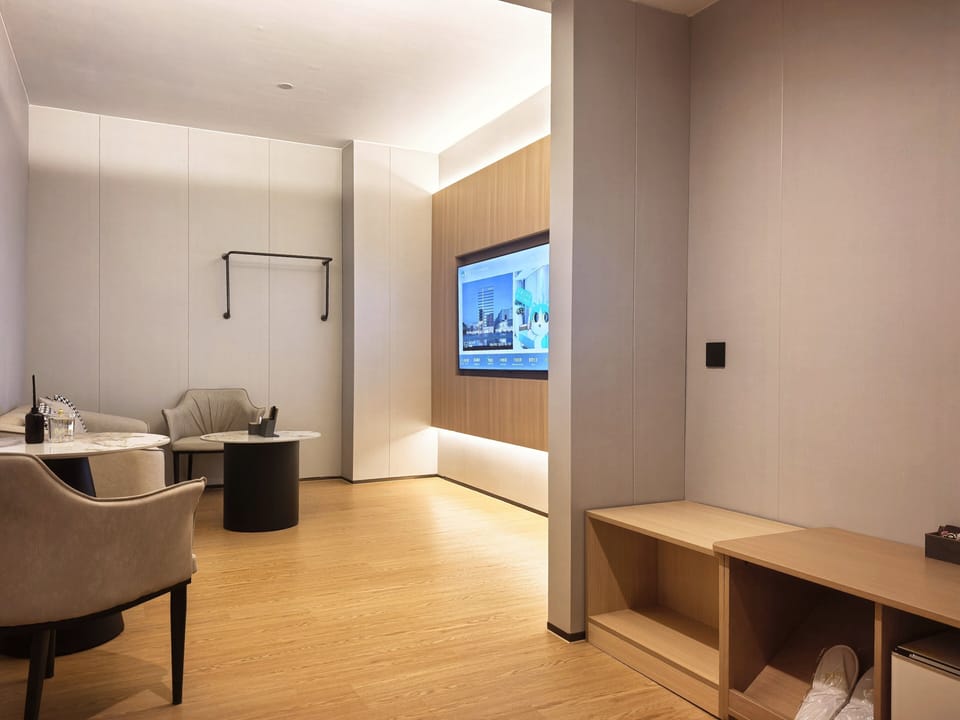 Business Suite | Interior