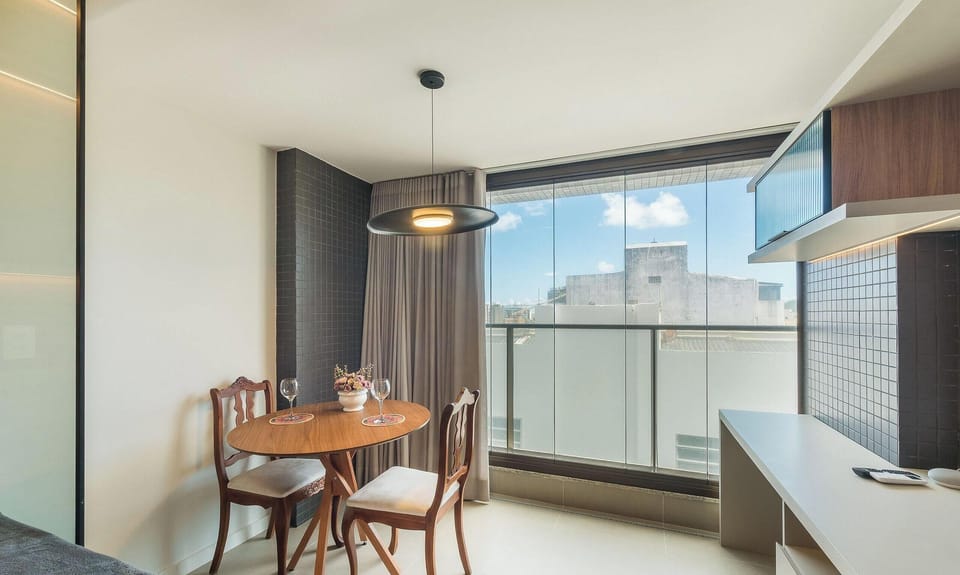 Basic Apartment | Dining