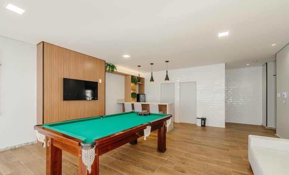 Basic Apartment | Game room