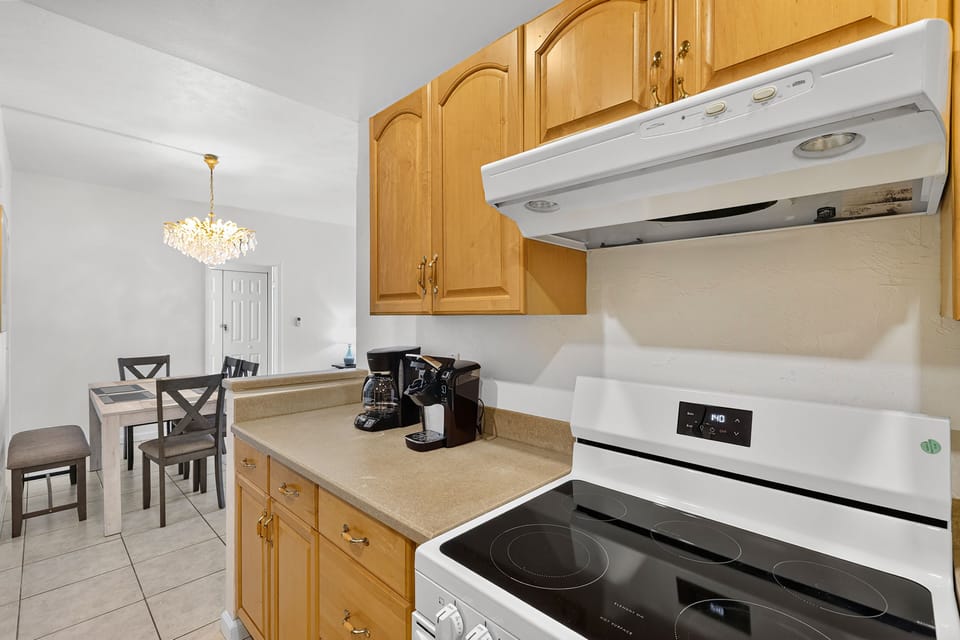 Apartment | Private kitchen | Coffee/tea maker, electric kettle