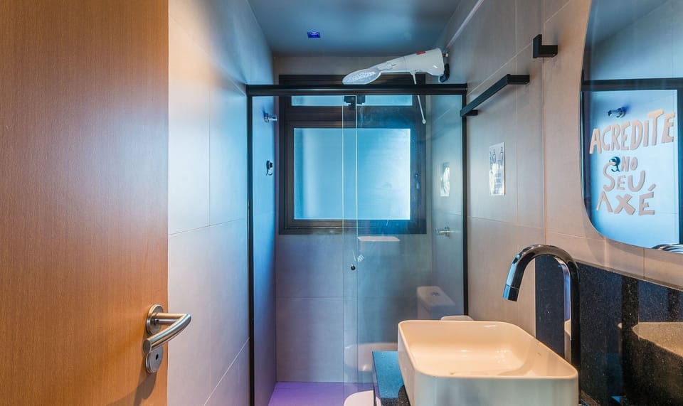 Basic Apartment | Bathroom | Shower