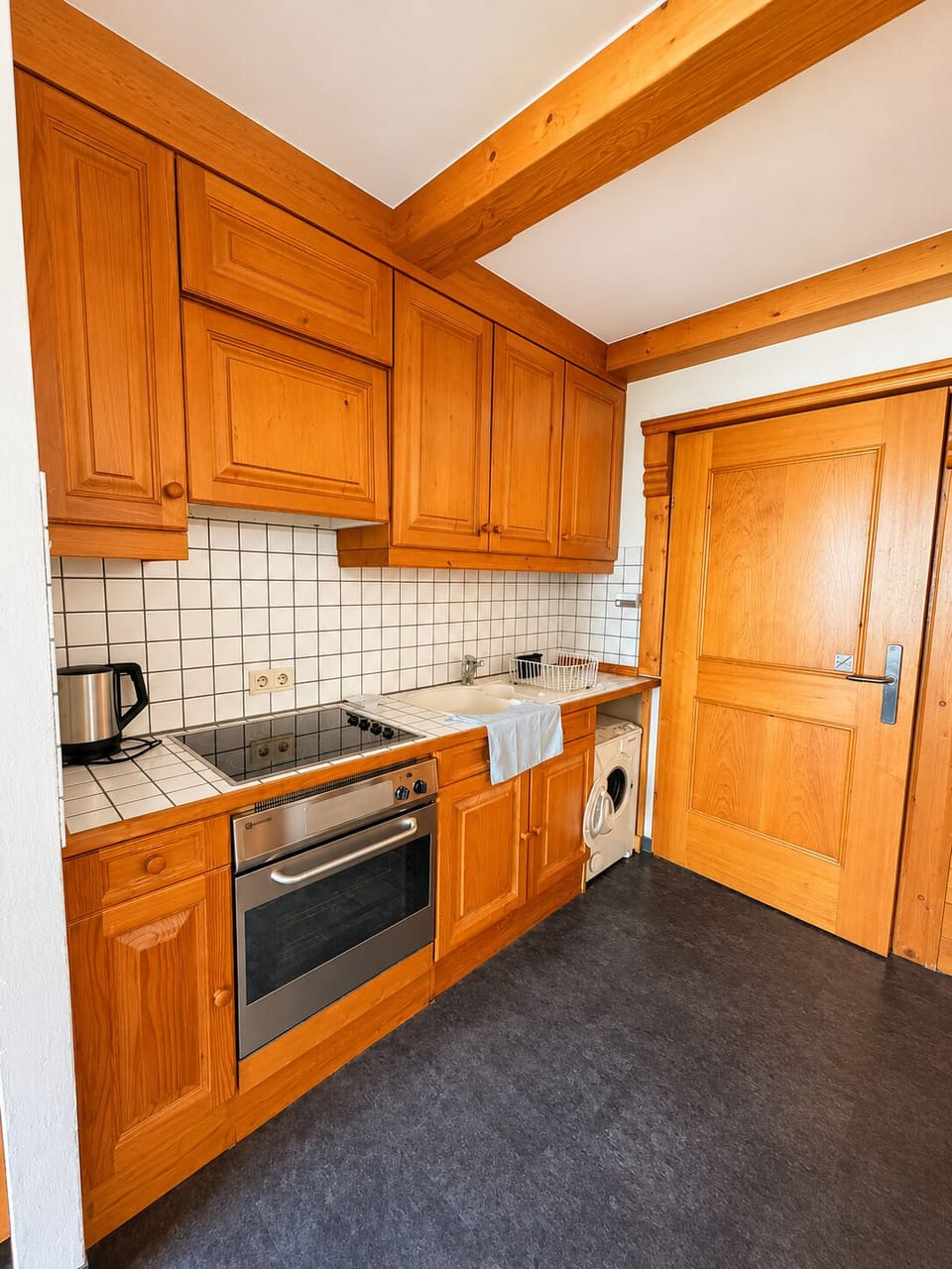 Apartment, Balcony, Mountain View | Private kitchen