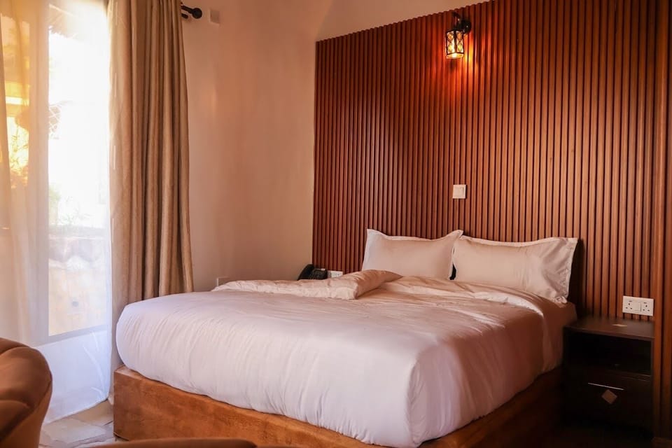 Deluxe Double Room | WiFi (free), individually decorated, individually furnished, bed sheets